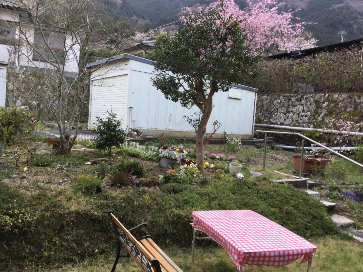 Hotel 湯布院月灯り Yufu Esterno foto